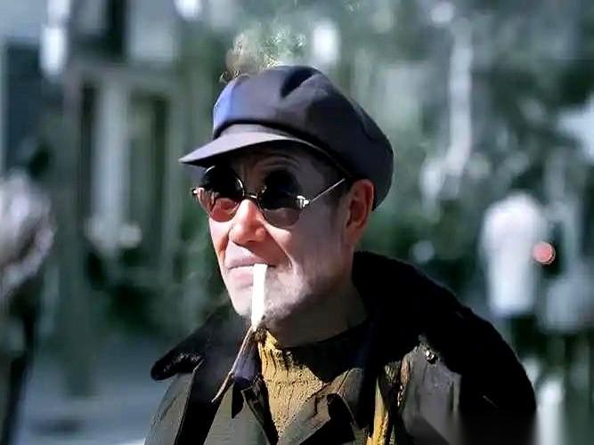 就因为出门买菜，忘了戴帽子。回家就头疼鼻塞，烧了好几天。这是楼下孙大爷的真事