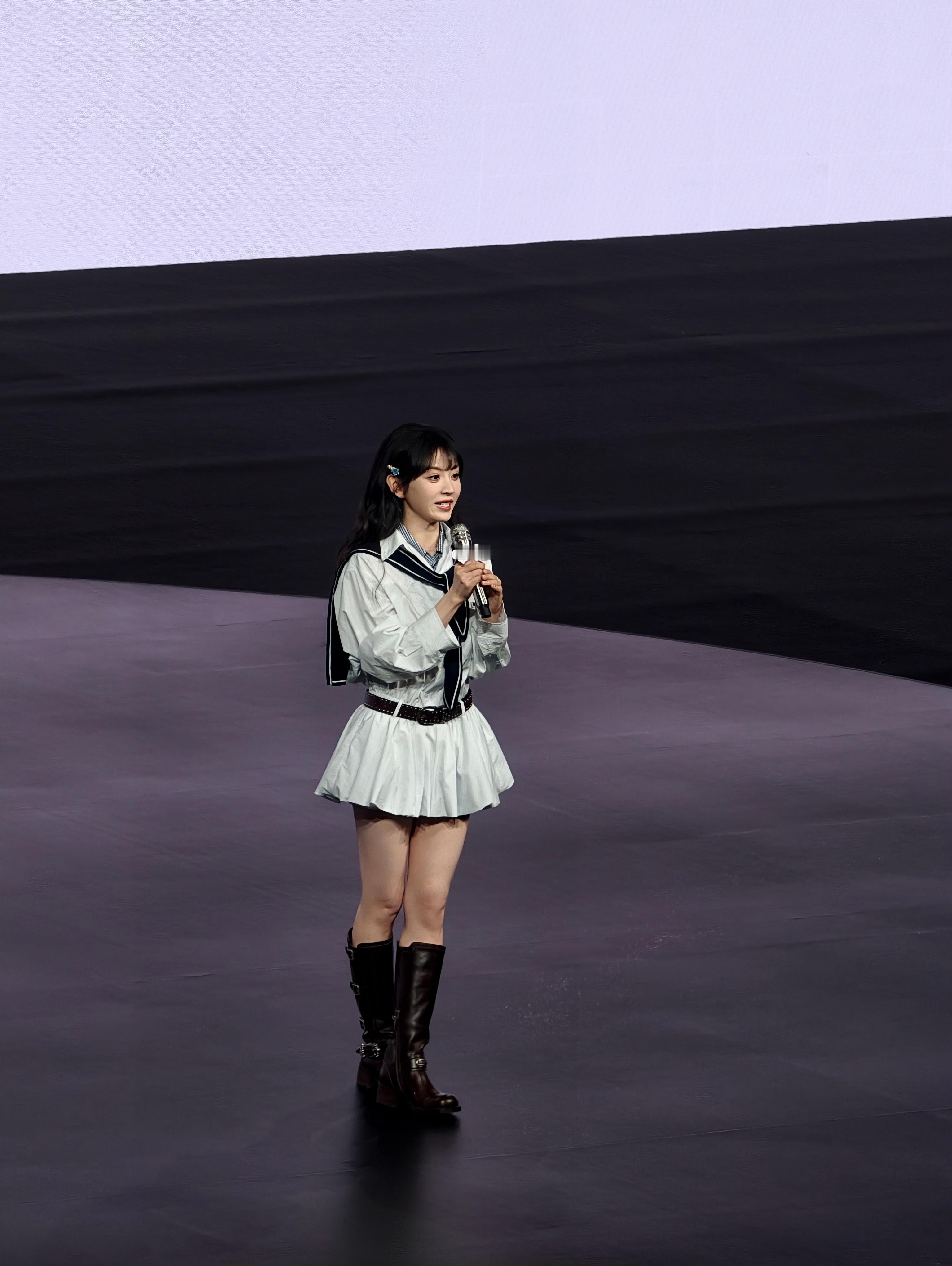 再来一组田曦薇生图小田笑起来咋这么甜啊vivoS50太会选代言人了