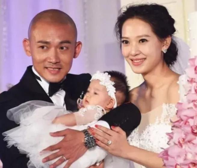 她与聂远相恋同居6年，却迟迟等不到求婚。她主动逼婚，可聂远一句“我太穷，买不起婚