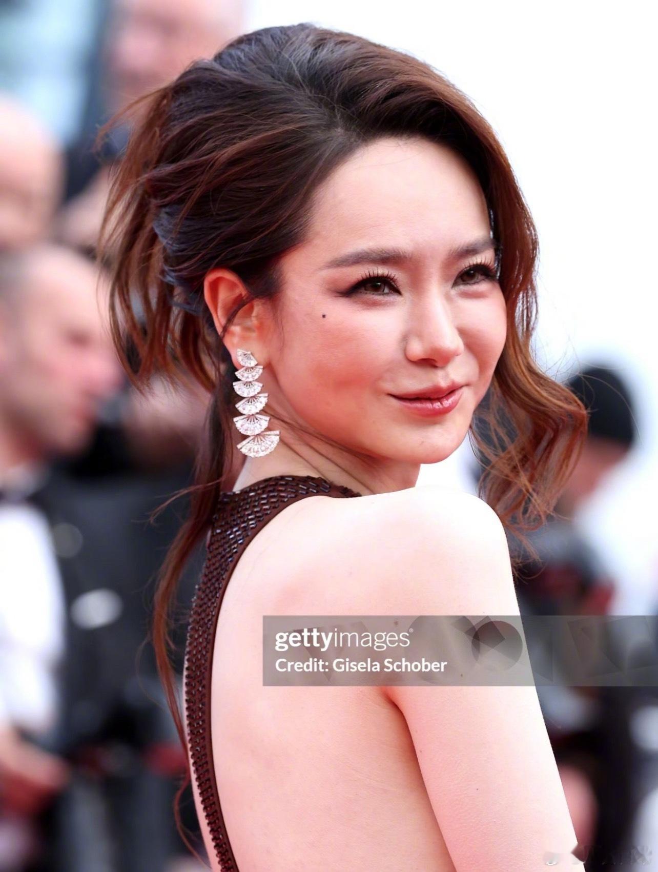 周也、戚薇、袁姗姗、章泽天、吉娜戛纳电影节红毯生图疑似周也对戛纳火力全开