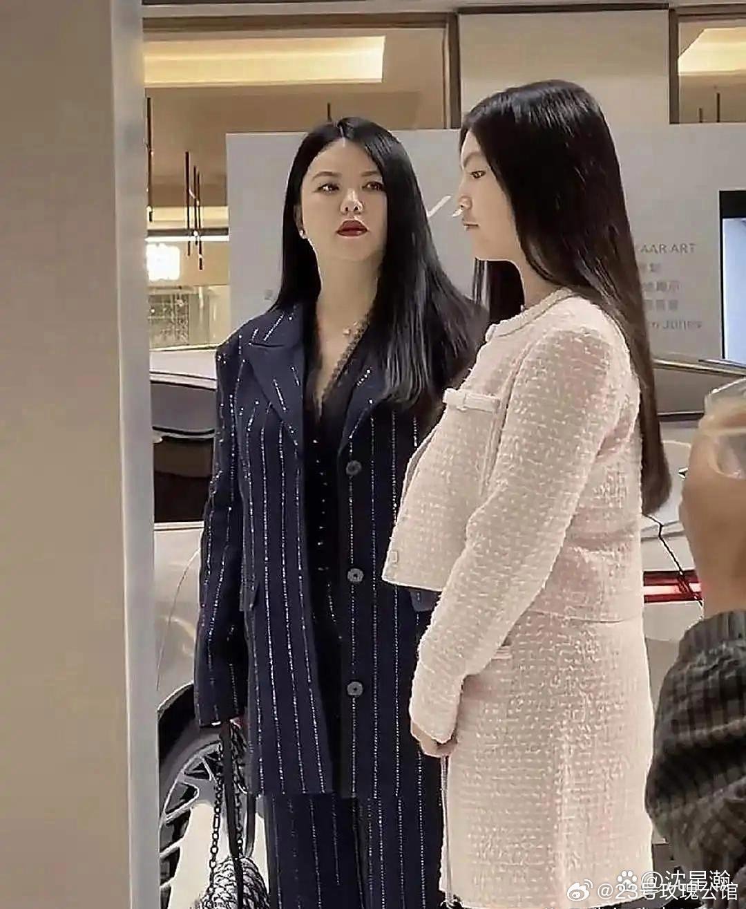 李湘女儿身材越来越像妈妈了