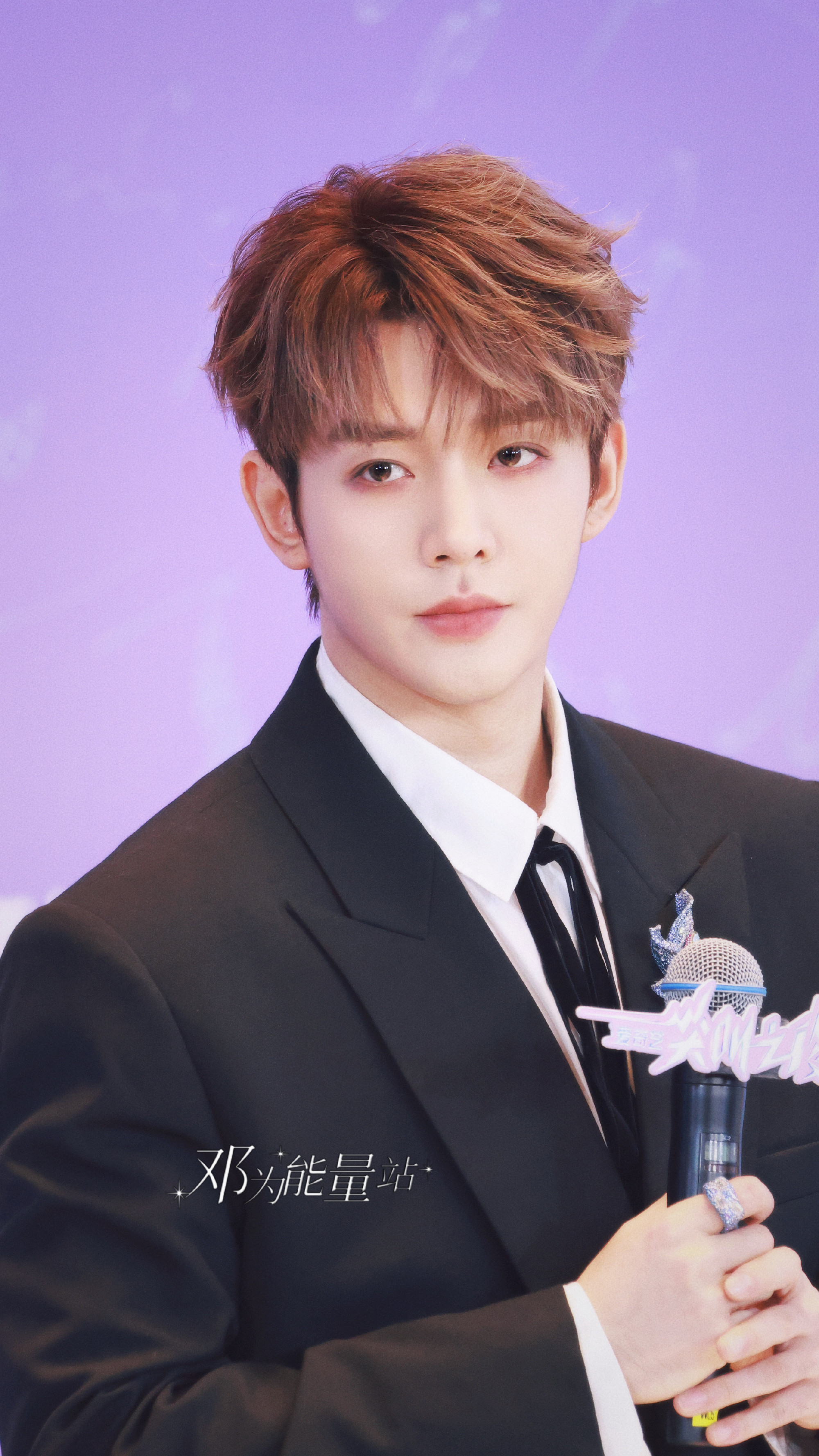 邓为小头长腿脸紧哦的天啊，被我刷到了，邓为帅成啥样了，好自律的好身材好颜值好状