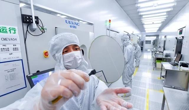 中国这次又赢了！美国开始慌了！日本彻底坐不住了，荷兰韩国呆住了，他们惊叹中国的