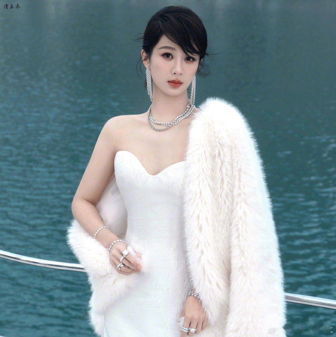 杨紫姐姐好高雅的美啊！｜杨紫