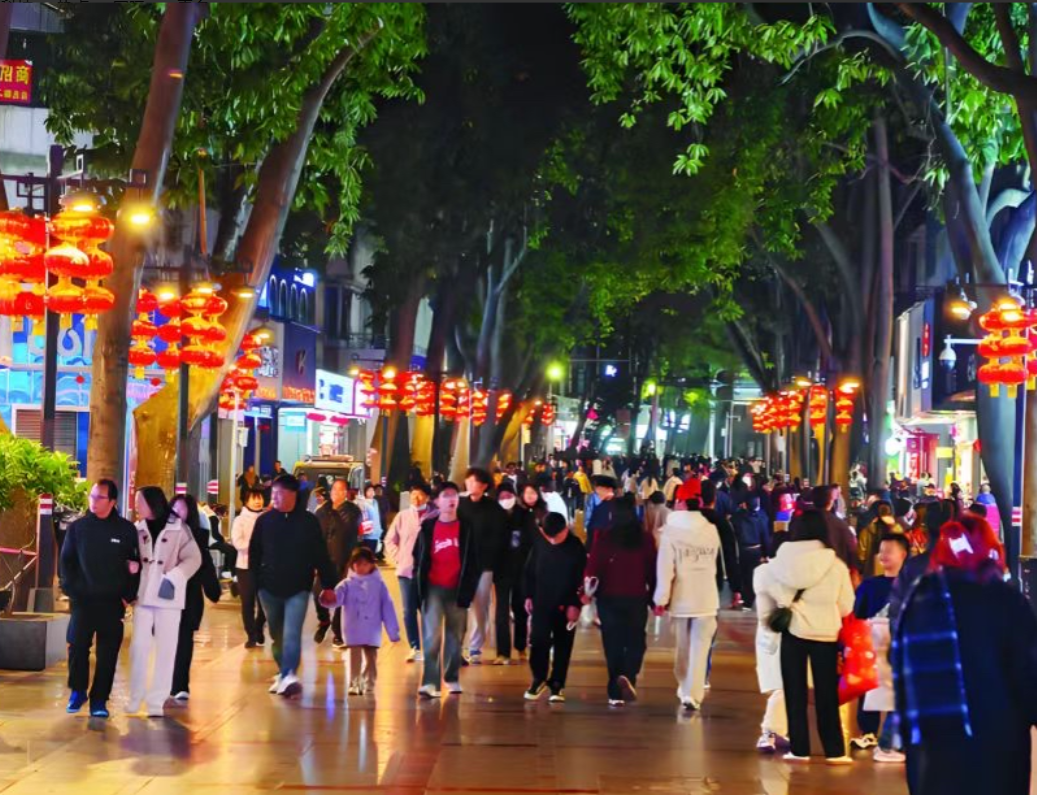 高德估计也没想到，免除一年入驻年费后，商家居然全都坐不住了！9月23日，高德