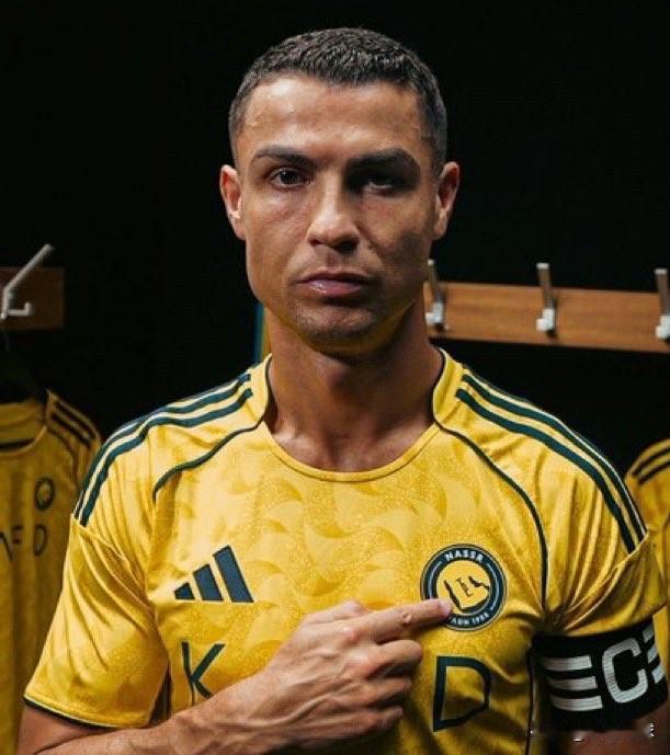 C罗在沙特联赛享受的惊人待遇：→6.58亿美元年薪（免税）→随时调用的私