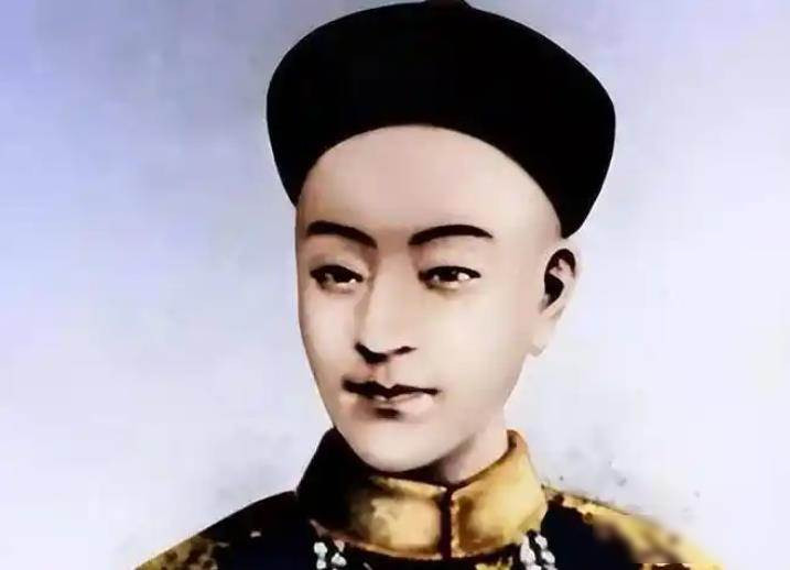 很多人只记得光绪变法失败、郁郁而终，却很少有人知道，这位帝王终其一生，都在被顽疾
