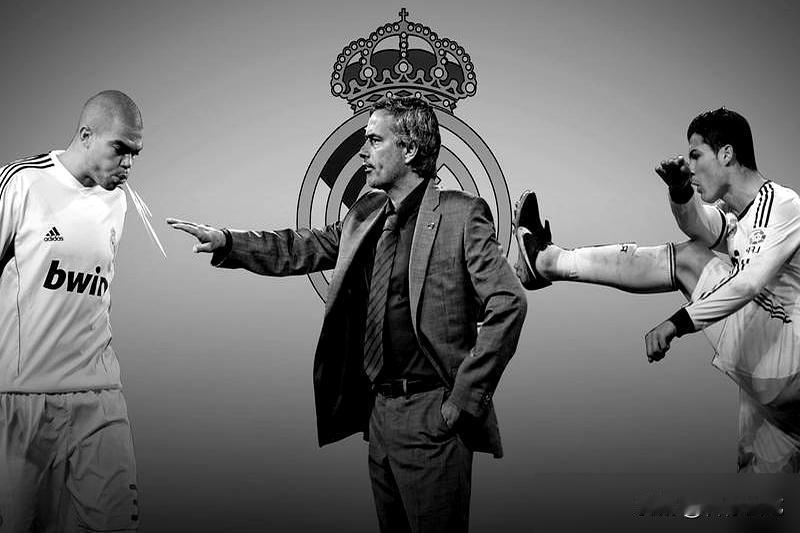 第7次下课，狂人穆里尼奥又走了。费内巴切主席说，他的足球不可接受，太沉闷。