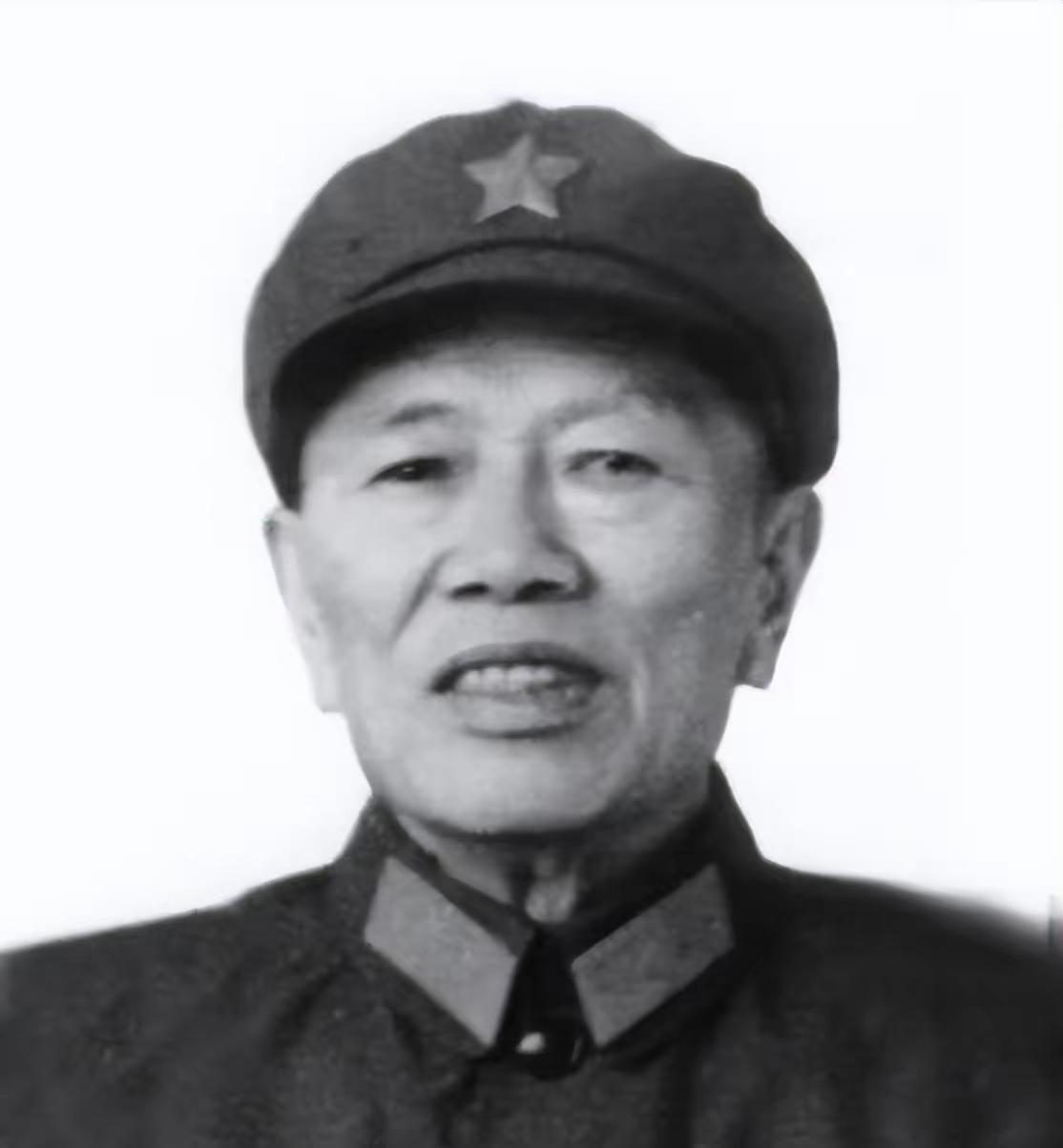 1960年邓华被撤职，离开军区时带走2支手枪，陈锡联为何不敢阻拦1960年沈