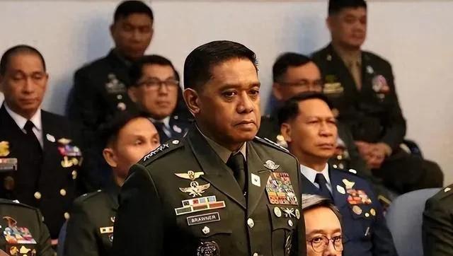 给马科斯服下一颗定心丸？菲律宾武装部队总参谋长布劳纳高调表示，在他的任期之内，绝