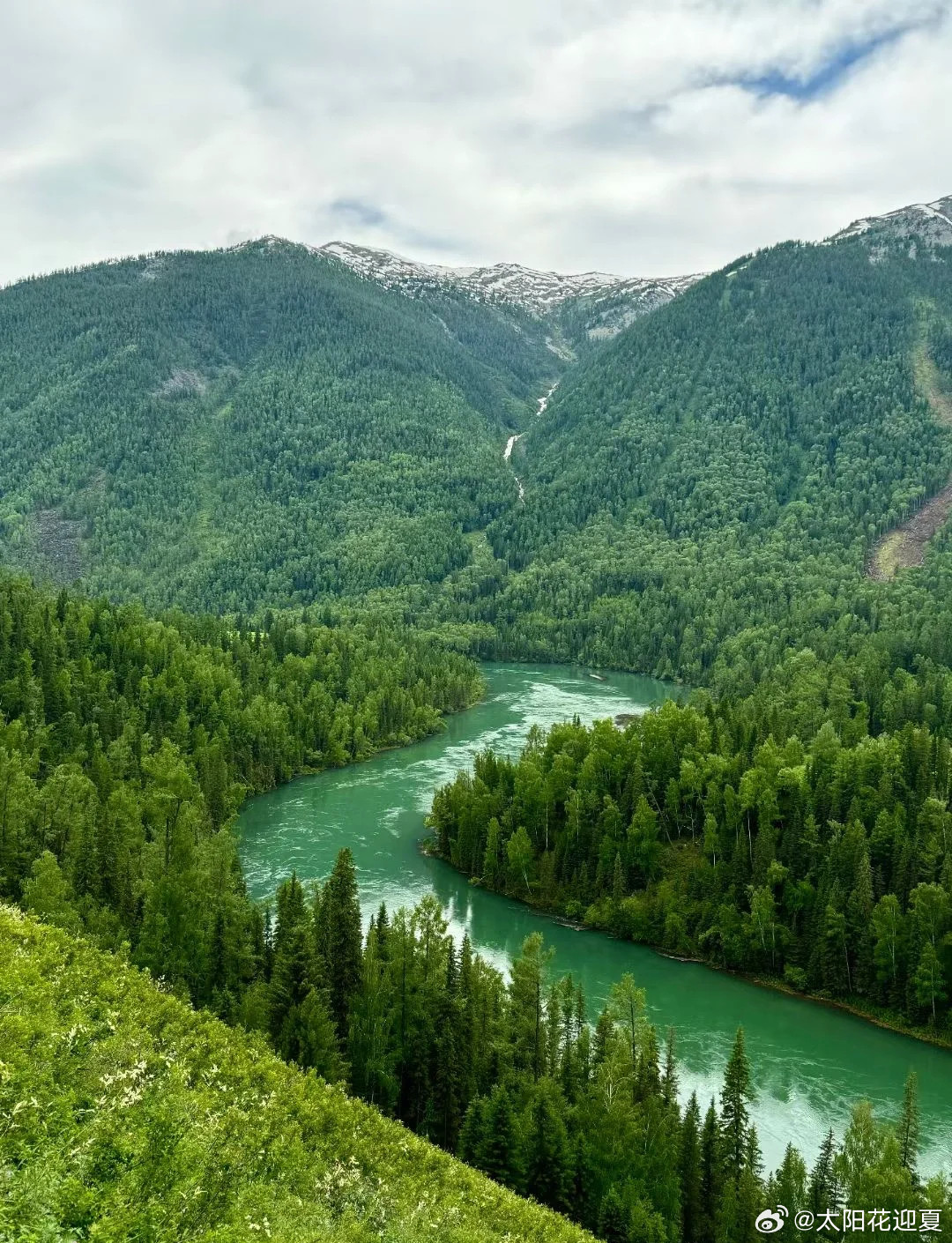 盛夏追光之旅微博旅行ing穿越独库公路，解锁盛夏最野的追光旅程，一天看遍四季风景