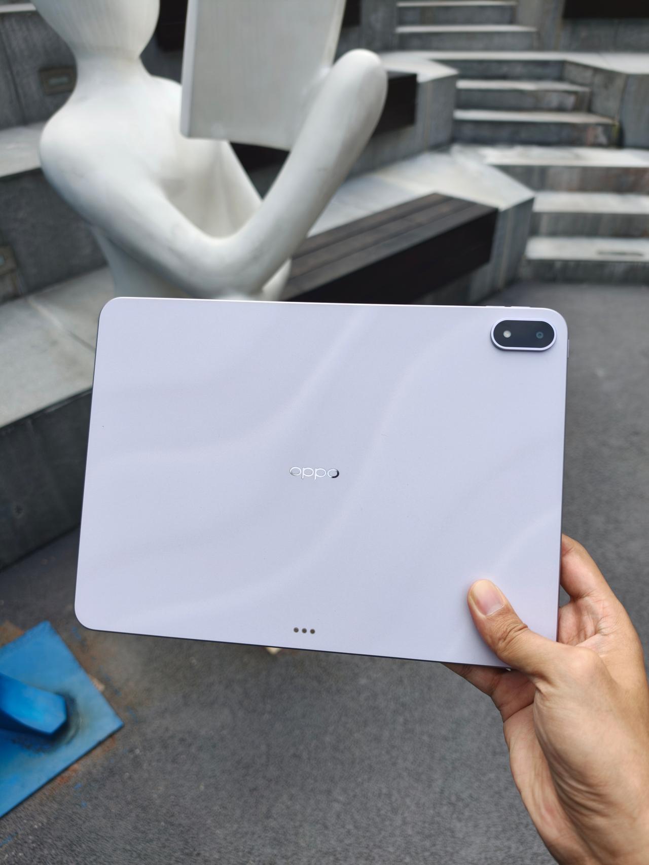 谁说平板只能黑白灰！紫色也是YYDS啊讲真，以前觉得平板就该是黑白灰这种“生