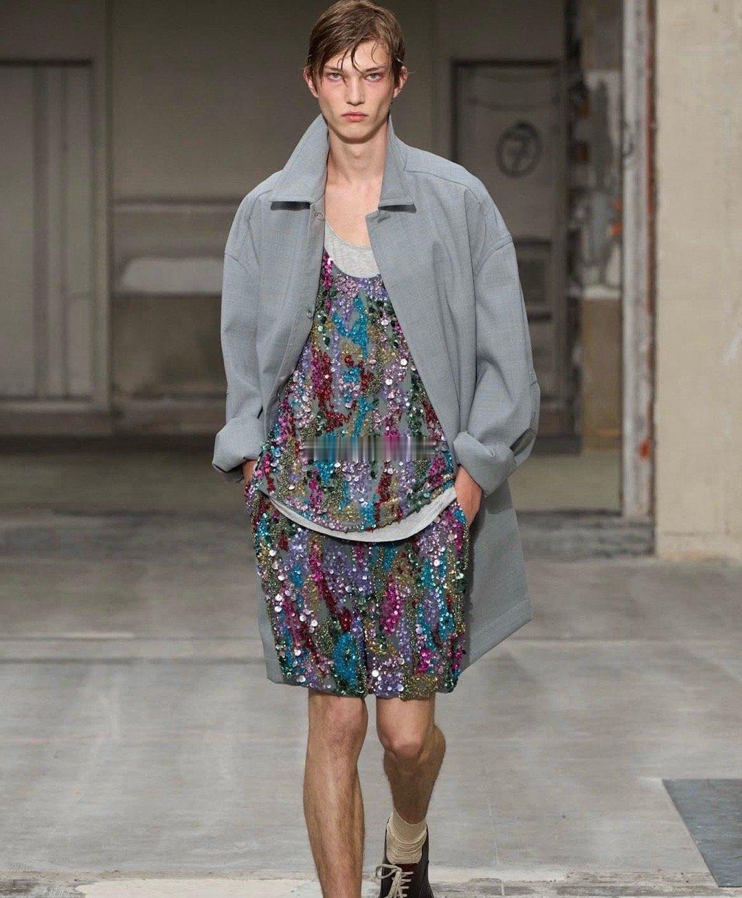 欣赏一下来自比利时的顶级时装品牌DriesVanNoten（德赖斯·范诺顿）