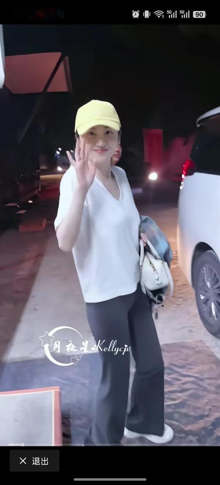 别再吹景甜的少女感了，深夜生图流出，颧骨凸出瘦到皮包骨，工作室这次怎么不吭声了？