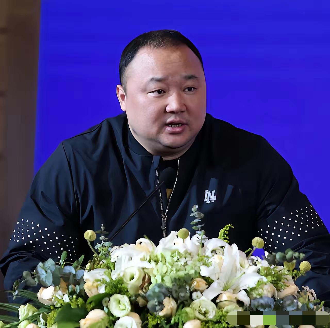 羽协主席张军被查，全网反倒心疼李永波！3层现实太戳心随着羽协主席张军被查，不