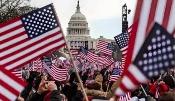 俄乌战争打了1000多天，美国终于发现不对劲：原来中国3年前就选对了！俄乌冲