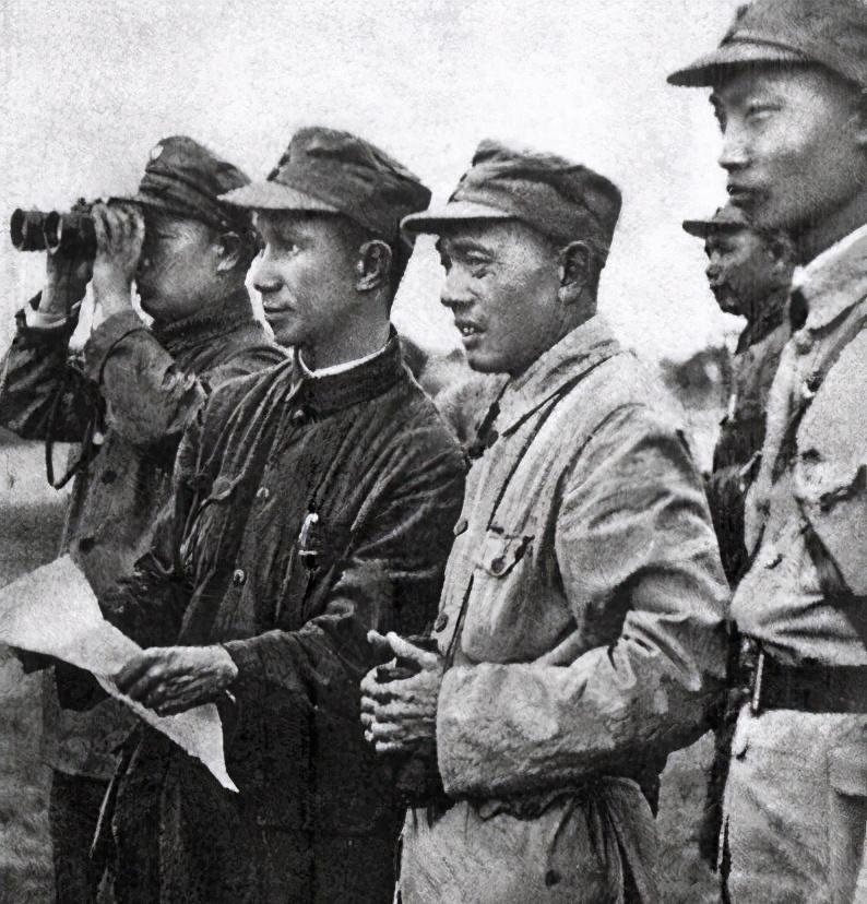 粟裕麾下著名悍将受主席高度评价，1953年握手时赞誉华野三虎英名当之无愧！1