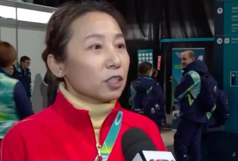 很难再回短道速滑！59岁李琰表态：带队就是要争冠铜牌只是起点北京时间2月18日