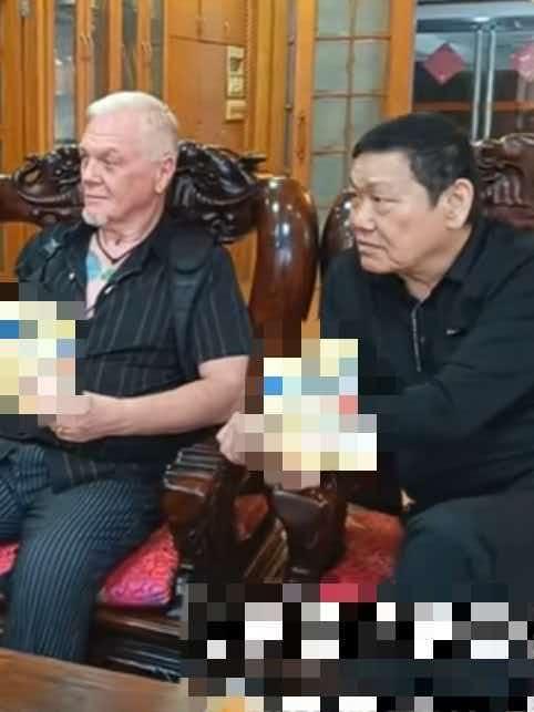 果然面相是会骗人的，何麦就是个例子，早在一个月前，何麦和成龙的御用演员火星一
