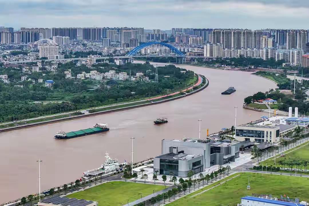 广西平陆大运河，唯一觉得可惜就是资金还是低了，广西自己出来大部分，国家支持一部分