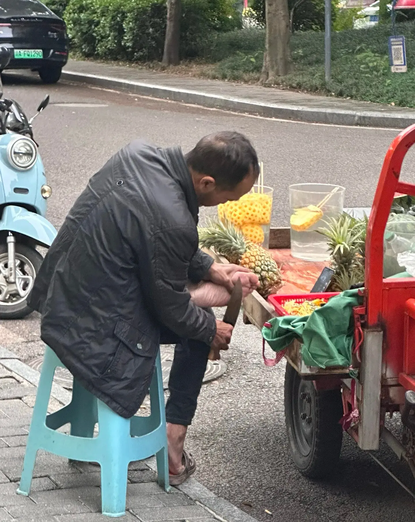 我看以后谁还敢吃路边卖的菠萝​​​