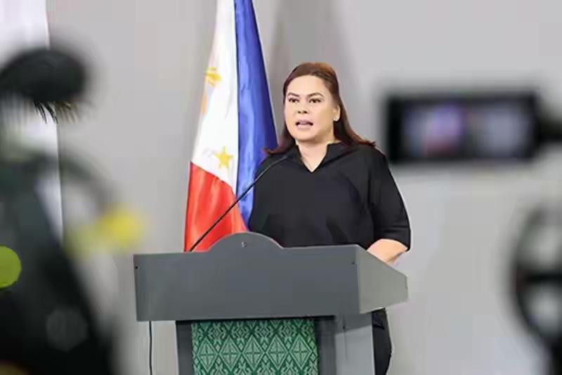 弹劾菲律宾副总统莎拉涉嫌挪用6.125亿比索机密资金（约7600万人民币）；滥