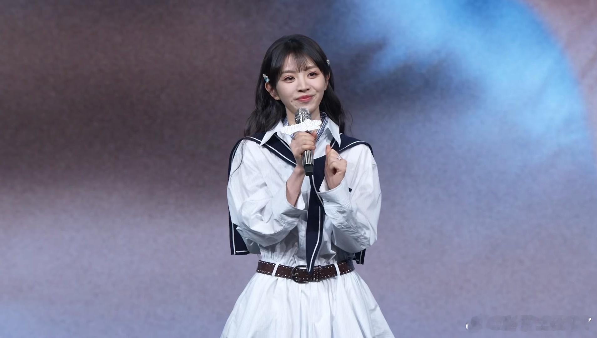 vivoS50给小田拍的太美了吧！影像实力很能打，蓝厂看家算法升级后，拍人像清