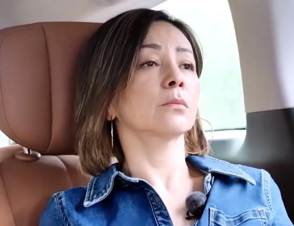王琳宁愿在别墅里孤单痛哭，也不愿意把年迈的父母从养老院接回来。节目里王琳回忆