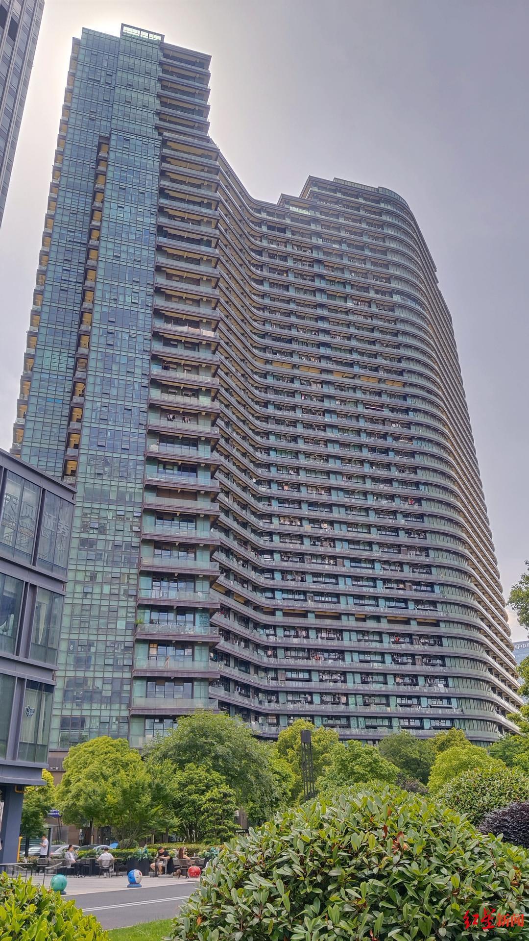 瞒不住了，乱象彻底摆上台面！5月10至11日，红星新闻记者实地探访杭州萧山区盈