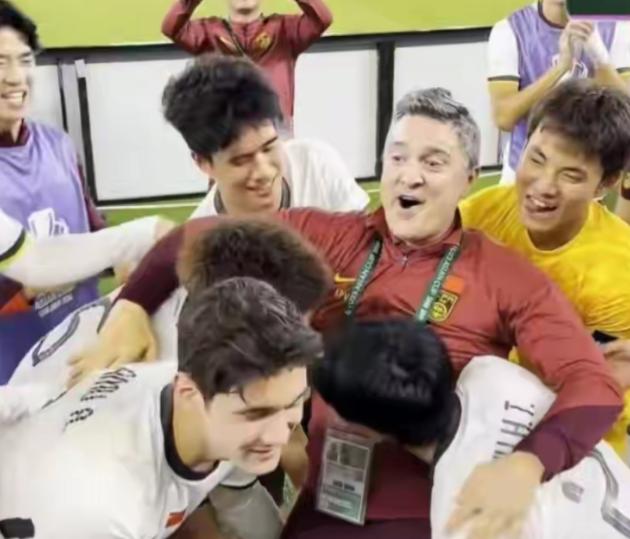 看了整场比赛，我最担心的不是U23能不能夺冠的问题，而是担心安东尼奥会不会被解雇