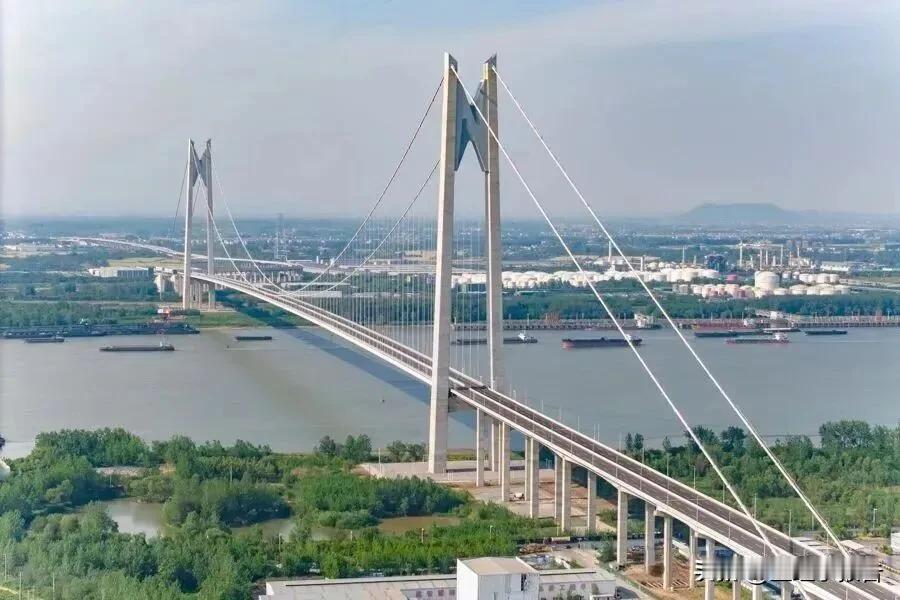 南京人有福了，即将迎来一条免费过江通道。2018年11月10日正