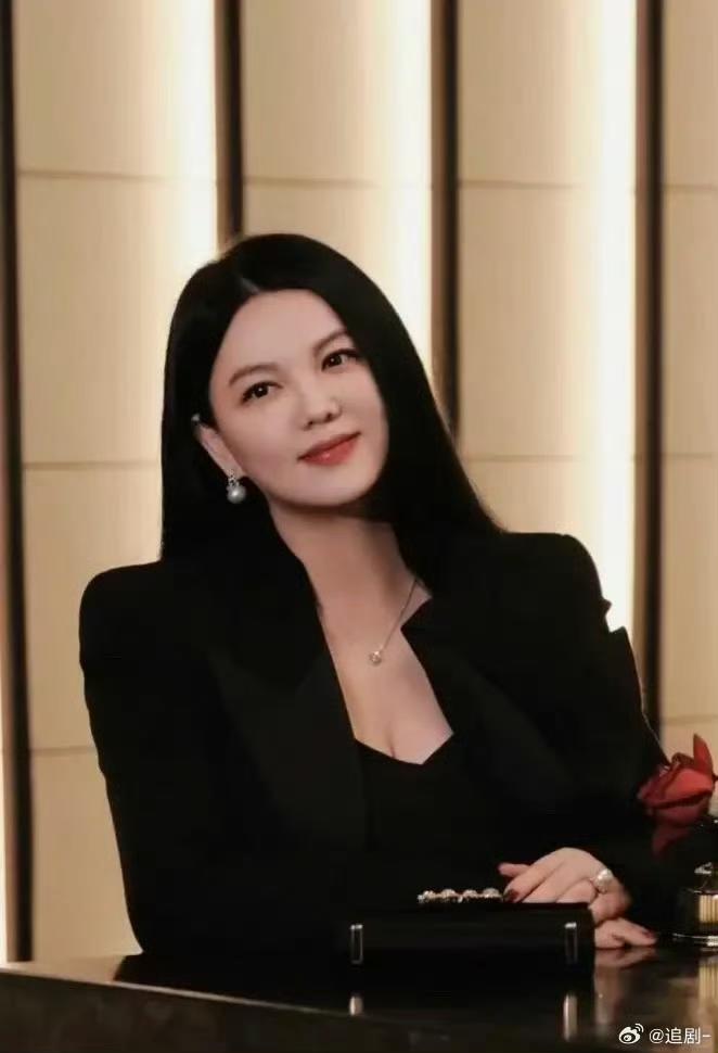 王岳伦不能怪李湘狠心，李湘当初离婚非常果断，不拖泥带水，也没有撕拉对方，因为根本