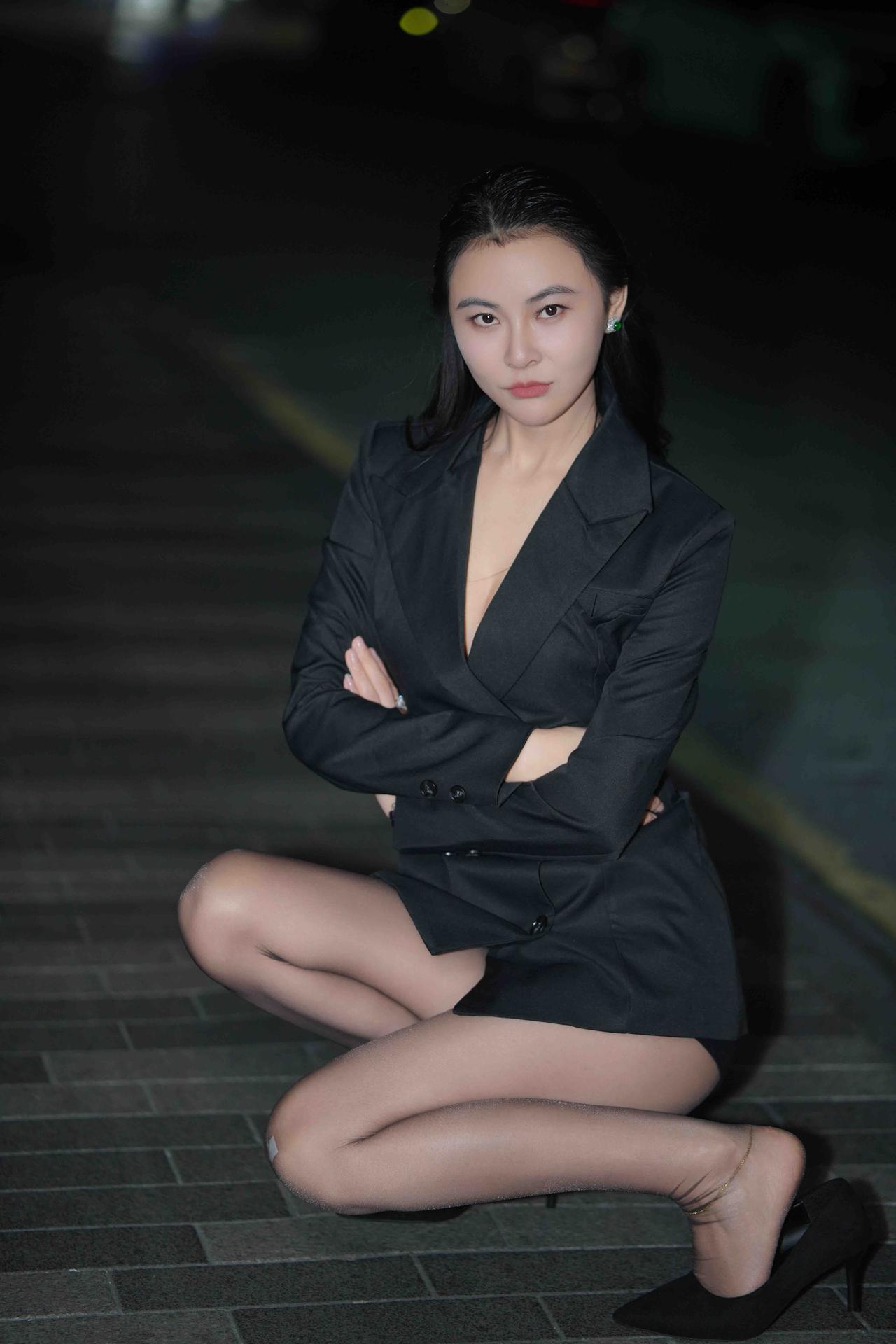 环球小姐.吴丹.男人装酷吗