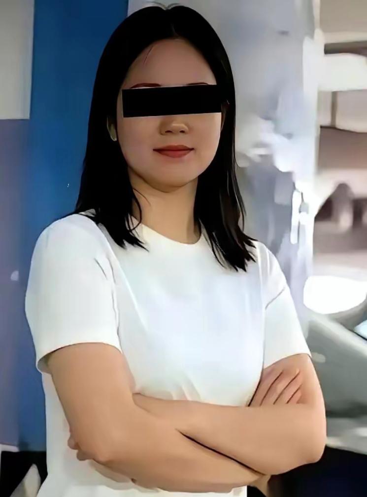 我见过蠢的，没见过这么按剧本蠢的。人家一步步下套，她就一步步往里钻，生怕错过一
