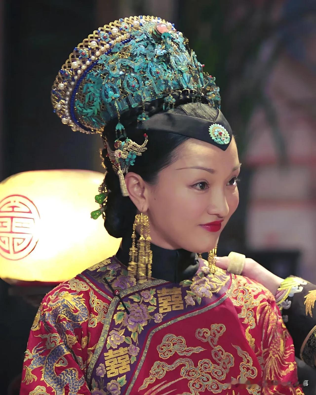 看《如懿传》最迷惑的就是如懿人设——这边说“一切自有因果”，转头就能把魏嬿婉拉下
