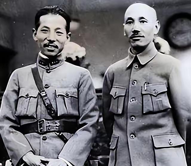 1936年12月25日下午，张学良亲送老蒋回南京，走前，老蒋对张学良说：“汉卿，