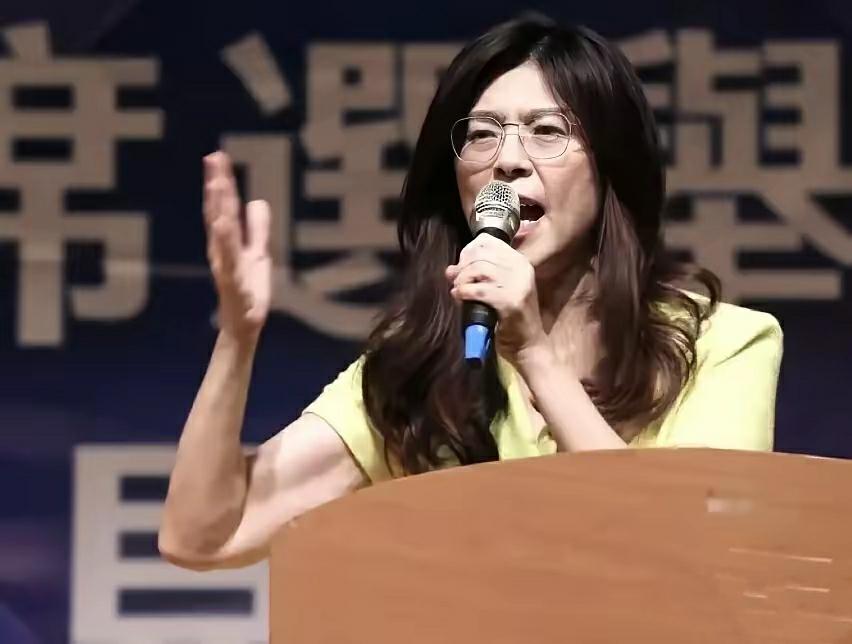 大胆预测郑丽文的结局：1、将湾湾带回祖国的怀抱，做祖国的功臣。目前来看，还是