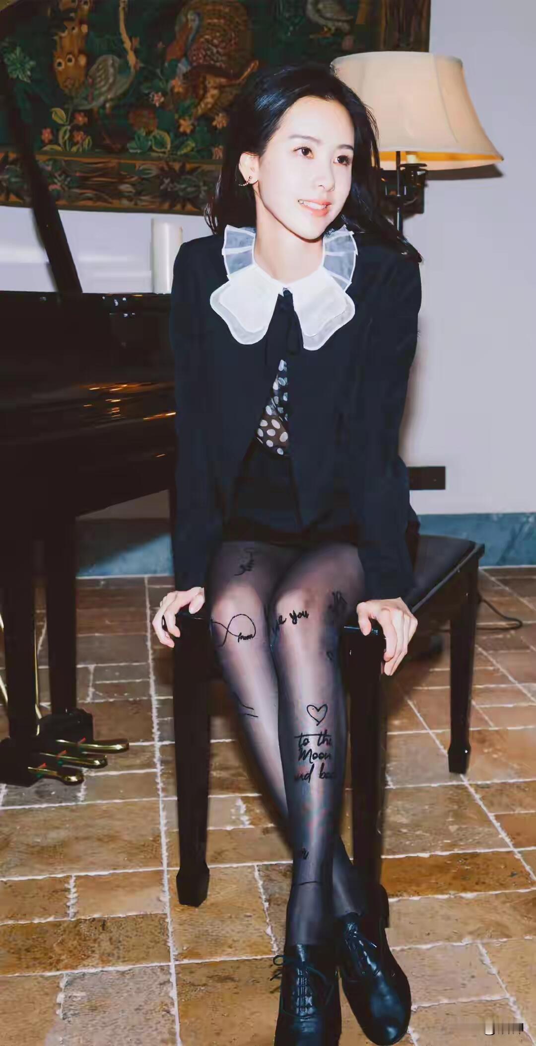 陈都灵丨哇塞！！黑色大长腿穿搭太美啦！陈都灵陈都灵演技陈都灵壁纸陈都