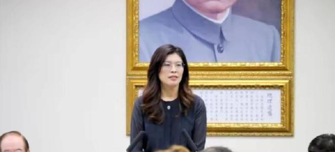 郑丽文又干一件漂亮事，国民党还是民进党这些老牌政界大佬，都小瞧了这匹政治黑马。