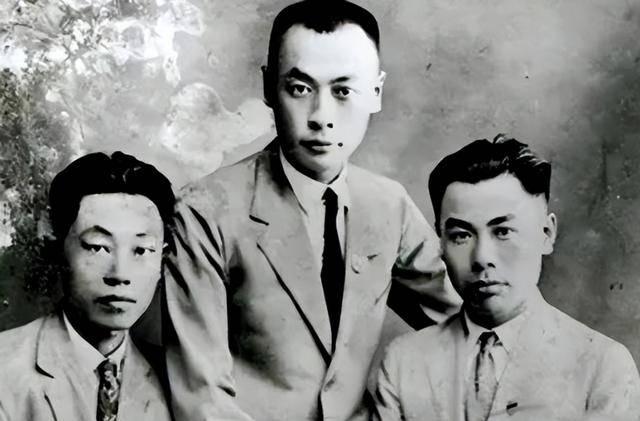 陈毅四兄弟，一位新中国元帅三个国民党将军，方向有异、殊途同归。陈毅四兄弟，一位新