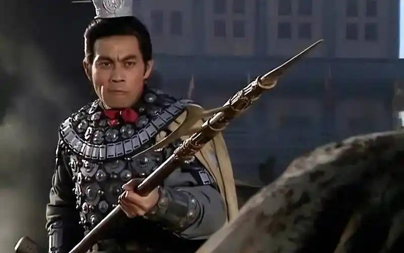 吕布被称为三国第一猛将，为何却早早被曹操所杀？不是因为不忠建安三年十二月的下