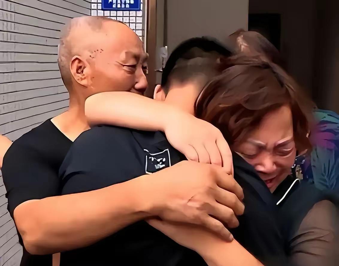 河北男子，27年来，反复做一个奇怪的梦：1棵梨树下，有位女子，一把将梨塞进他嘴里