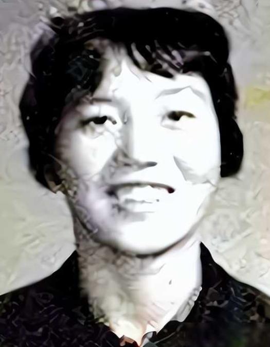 1968年，贫农卢照东在忆苦思甜大会上，发出了一声痛斥：“俺家三辈讨饭，三辈没媳