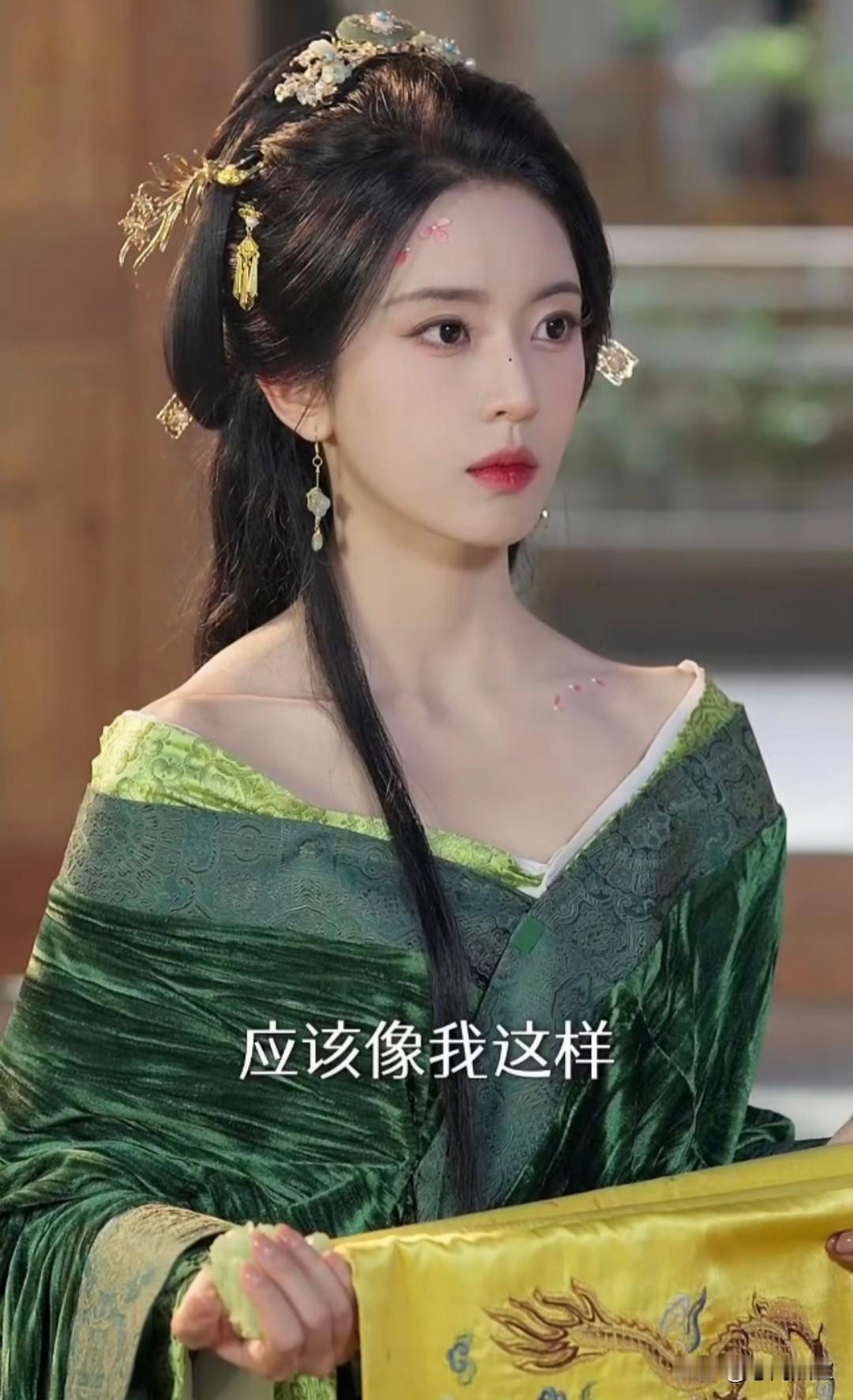 最美短剧女演员，这颜值、这身材、这气质比有些长剧的女主角都要美得多，你们知道