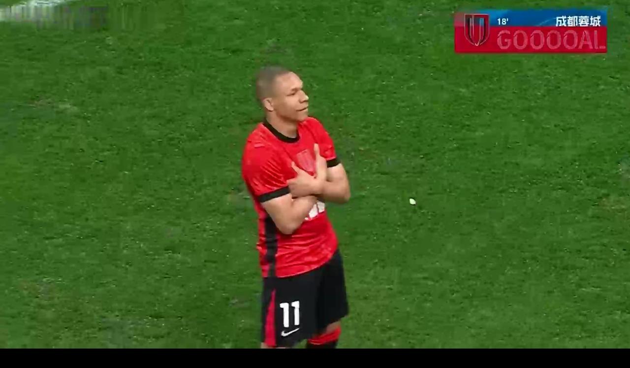 席尔瓦传射破门致敬姆巴佩，费利佩韦世豪蓉城三剑客齐建功，3：0大胜浙江队，击碎兄