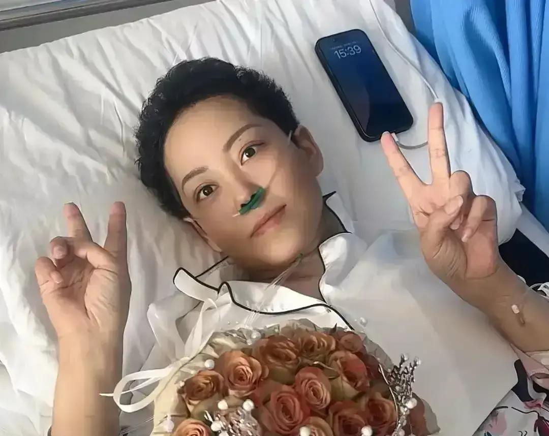 高考前8天，唐山一个18岁姑娘还在教室里埋头刷题，手机被班主任收进抽屉。但她不知