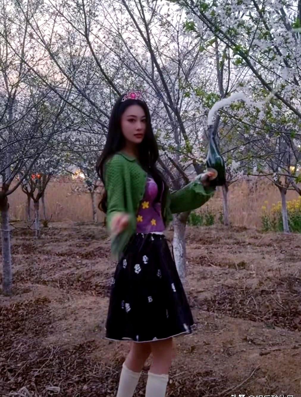 你们发现没，张馨予最近风格大变啊！当年结婚后那股温柔军嫂范儿，现在好像彻底不见