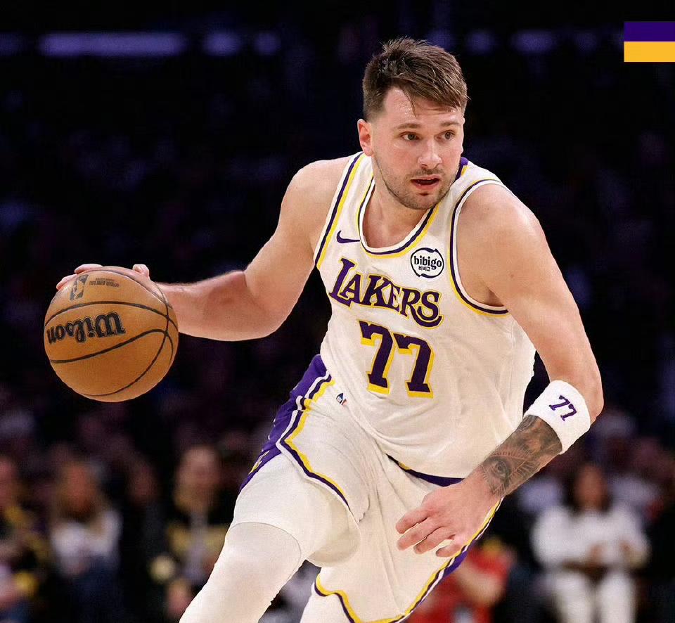 有一说一，今日东契奇和莱昂纳德根本不在一个级别！！莱昂纳德:今天对阵国王，首