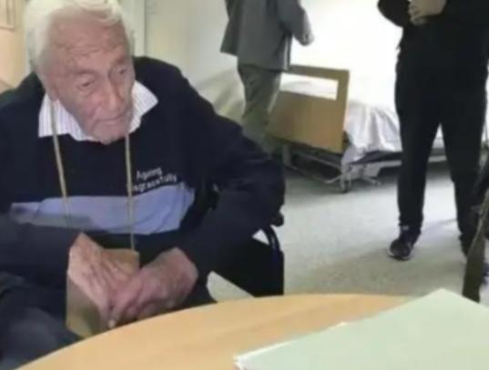 2018年，澳大利亚一位104岁的科学家，前往瑞士接受安乐死，当药物注射到他的体