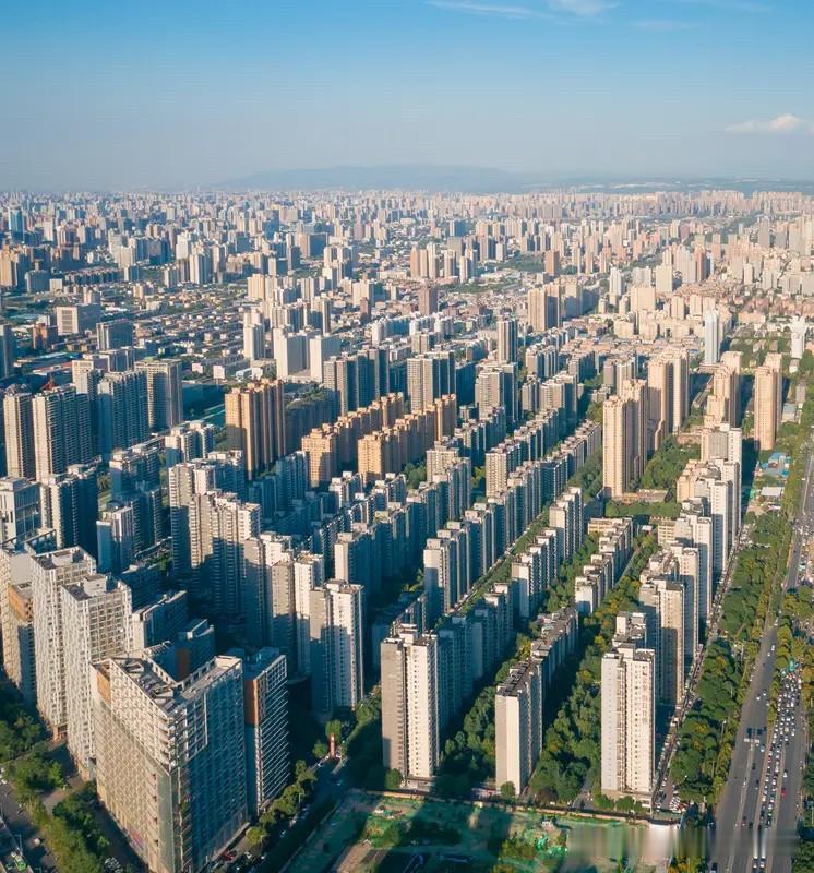 西安楼市近十八个月房价数据出炉，买房的人快来看看噢。2025年西安楼市小阳春的